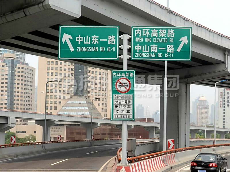 BZG-013，交通標(biāo)志桿，T型三懸臂交通標(biāo)志桿